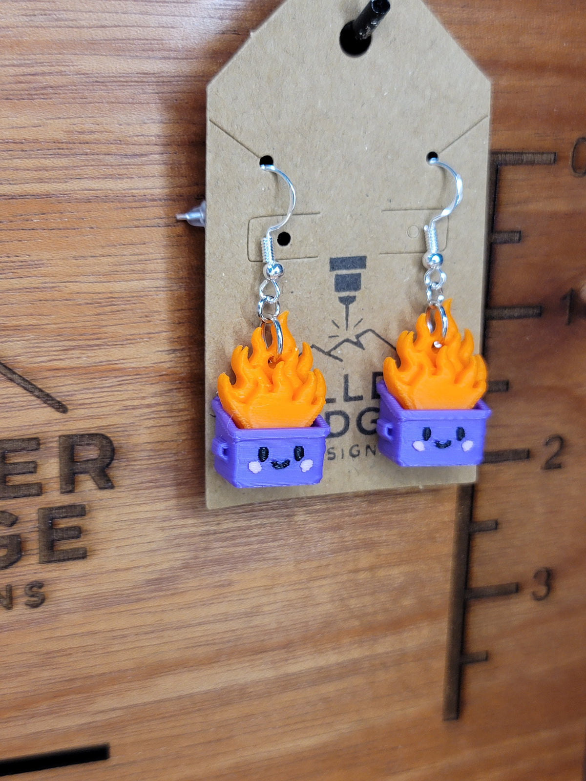 Dumpster fire earrings (purple)