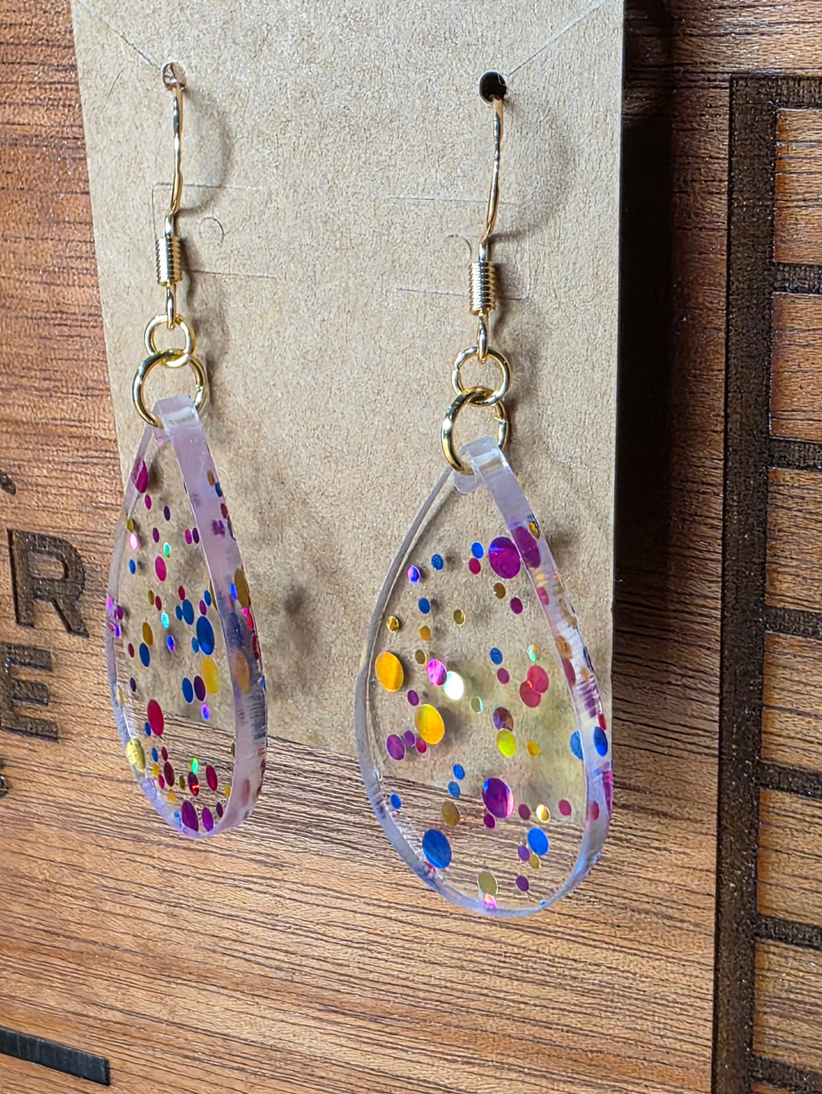 Confetti teardrop
