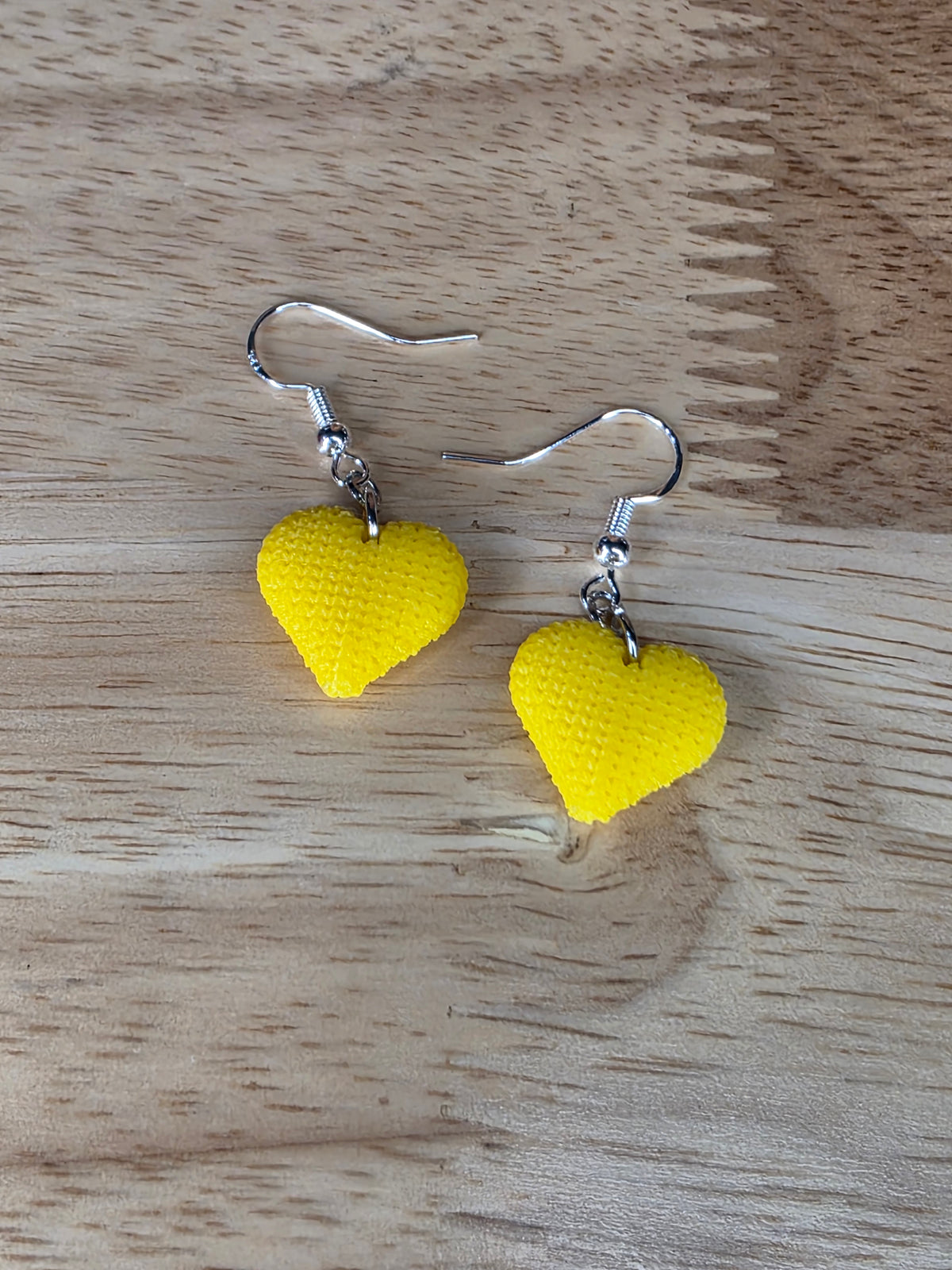 Knitted hearts (yellow)